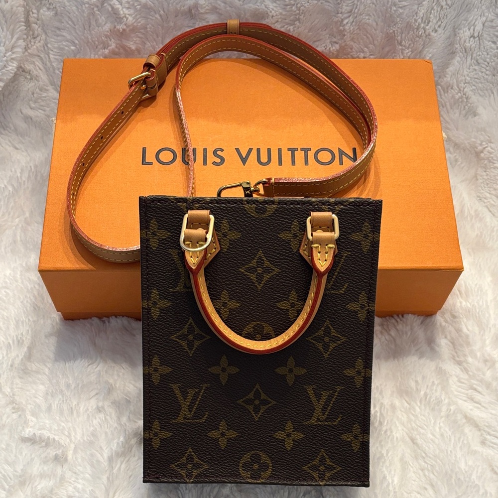 Louis Vuitton Petit Sac Plat in brand new condition